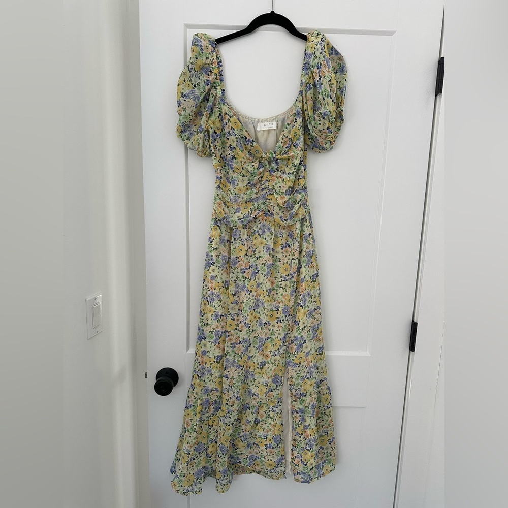ASTR the Label Puff Sleeve Floral Maxi Dress Medium